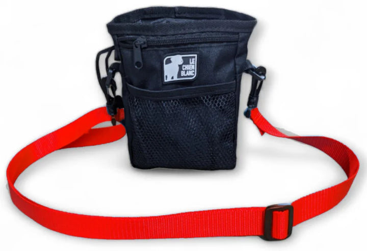 Le chien blanc pochette à gâteries Volt