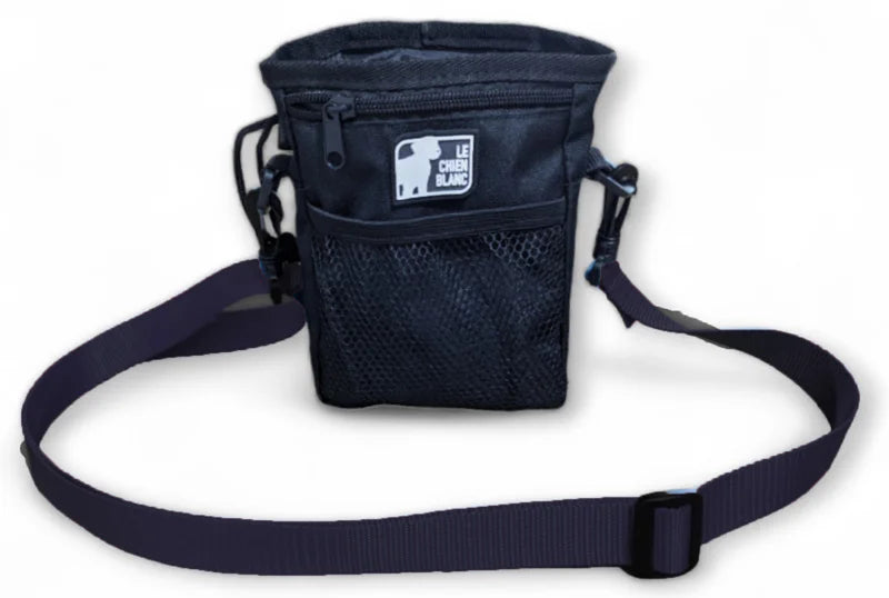 Le chien blanc pochette à gâteries Volt