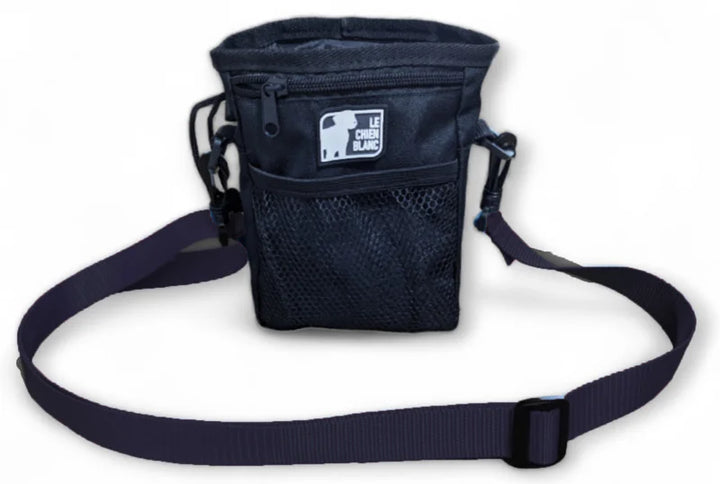 Le chien blanc pochette à gâteries Volt