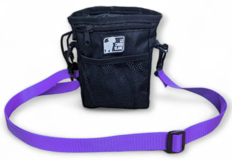 Le chien blanc pochette à gâteries Volt