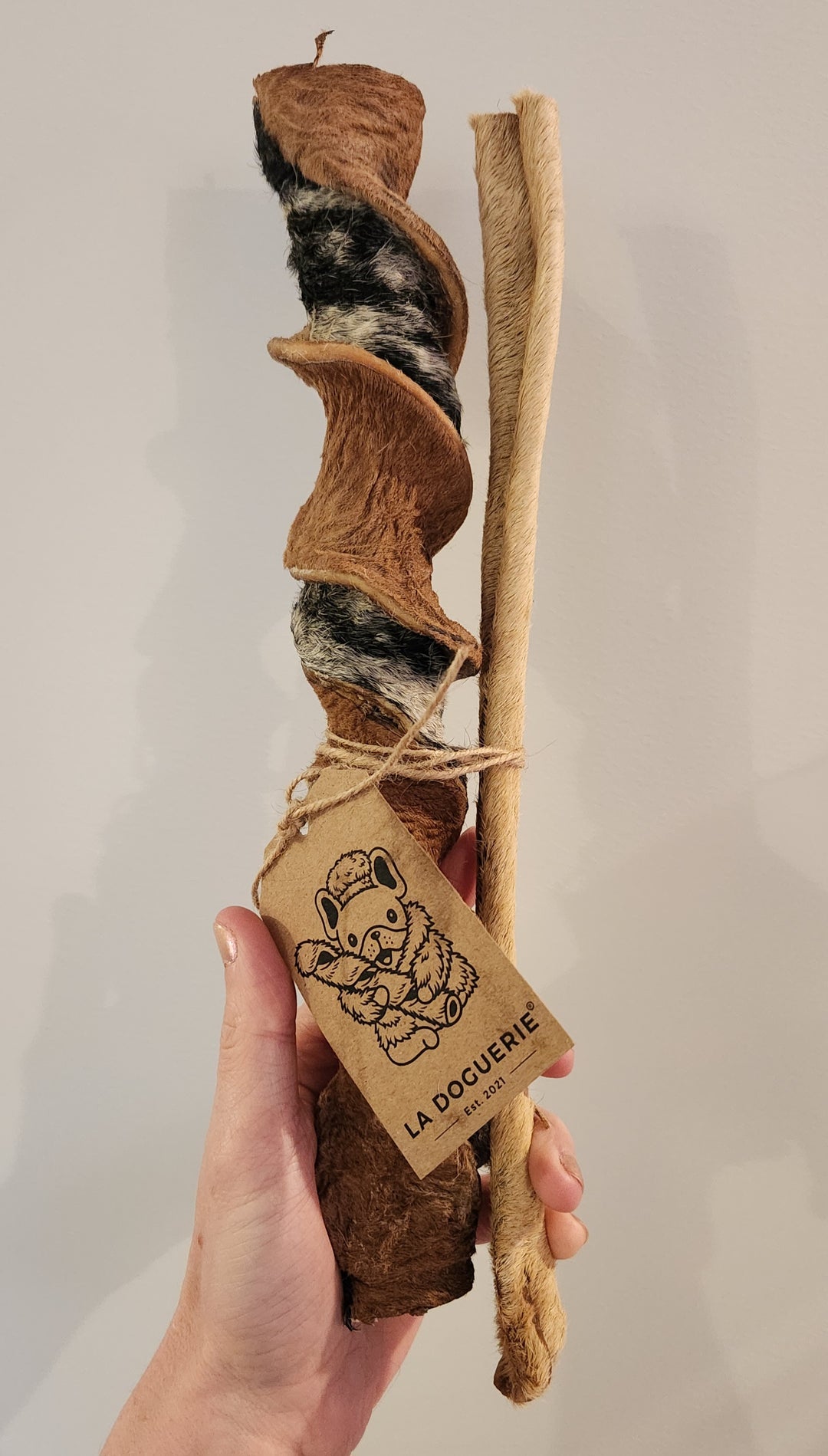 Duo de fourrure Spirale et bâton de peau de boeuf poilue 12''